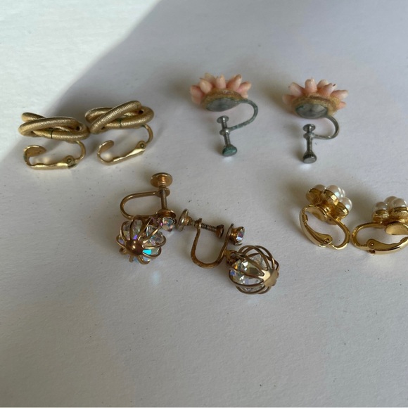 Set of 4 pairs of Vintage Clip-On earrings - Picture 2 of 2